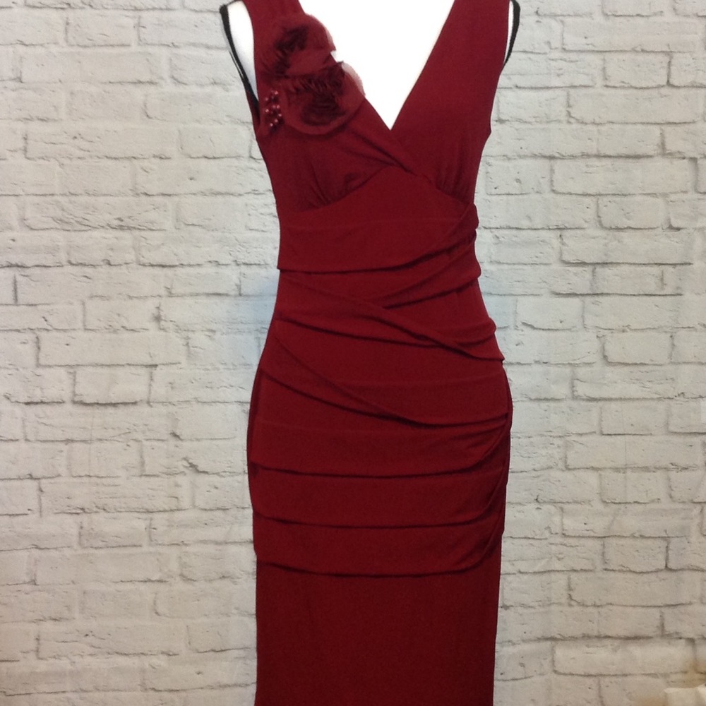 Dressbarn Collection Burgundy V- Neck Dress Size 8